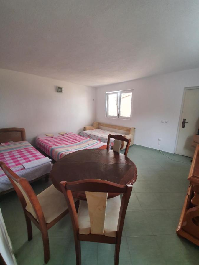 Leni Apartmani Dobre Vode Добра-Вода Экстерьер фото